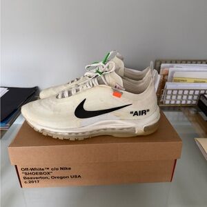 Nike Air Max 97
Off-White
